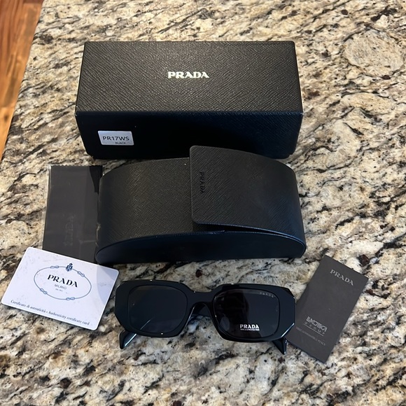 Prada Black Rectangle Sunglasses Grey Lens New - Picture 4 of 12